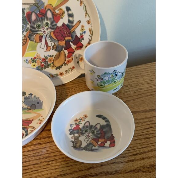VTG Oneida Deluxe Puss in Boots 4 pc. Cup, 2 bowls and plate Childens Set. CUTE - Picture 7 of 11